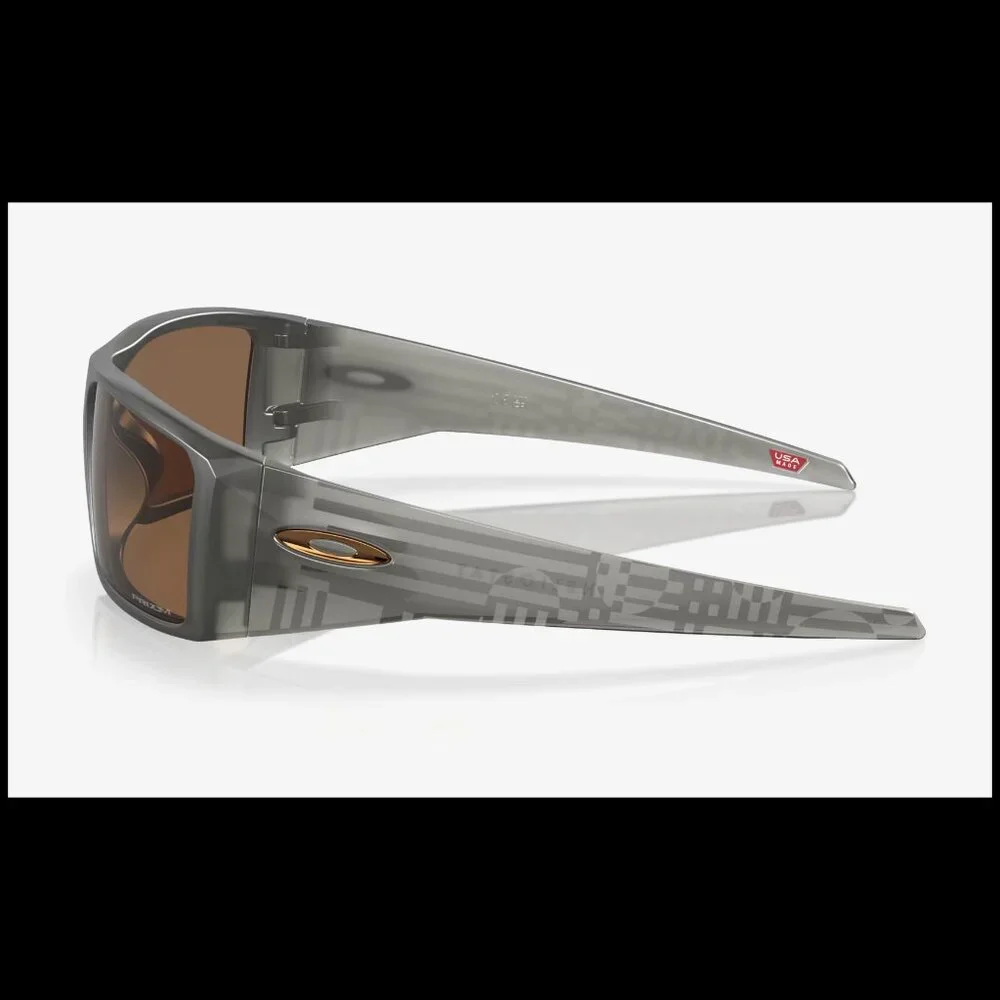Oakley Men’s OO9231-1661 Heliostat Introspect Sunglasses